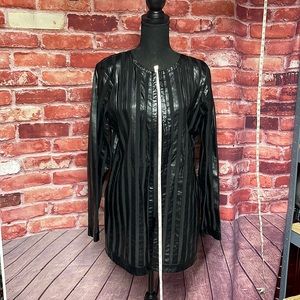 This is a women’s size large blazer from Venus